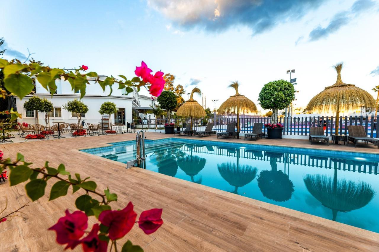 Residencia Deportiva RozaRossa Estepona Exterior foto