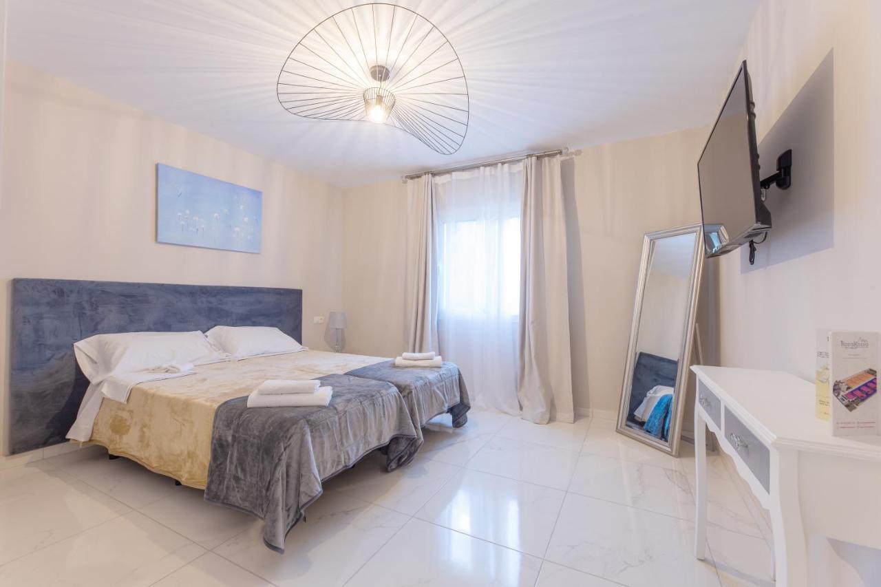 Residencia Deportiva RozaRossa Estepona Exterior foto