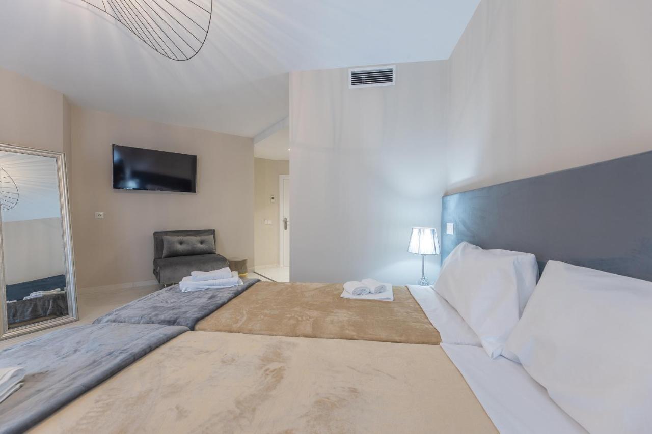 Residencia Deportiva RozaRossa Estepona Exterior foto