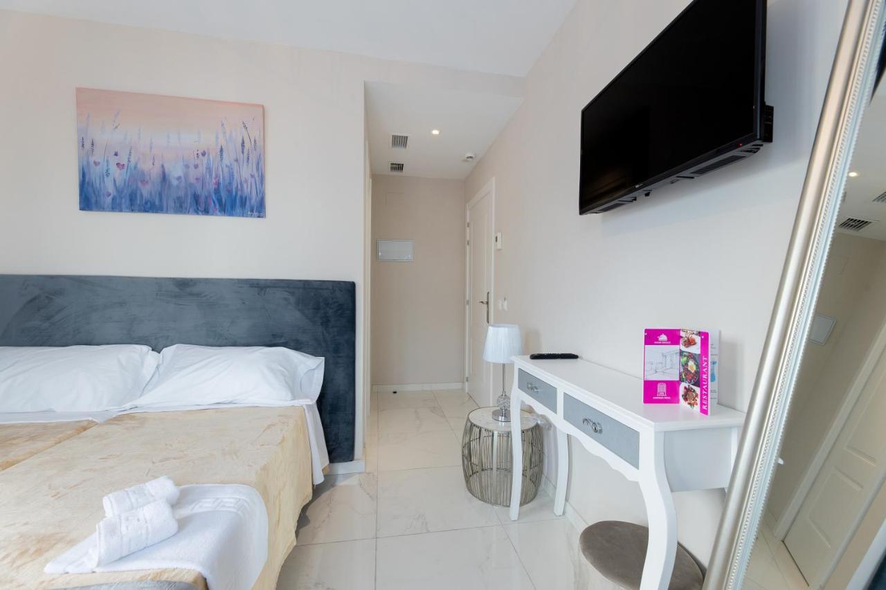 Residencia Deportiva RozaRossa Estepona Exterior foto