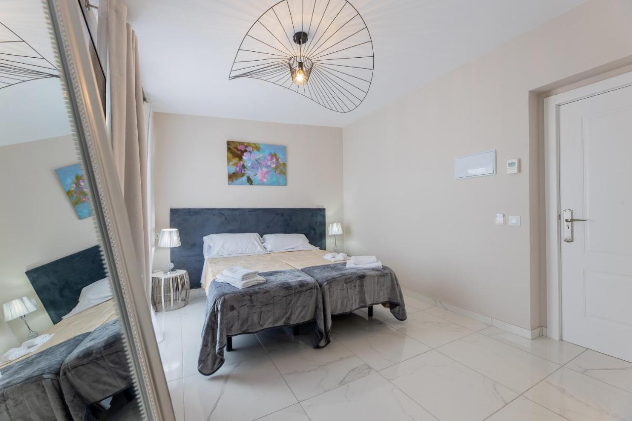Residencia Deportiva RozaRossa Estepona Exterior foto