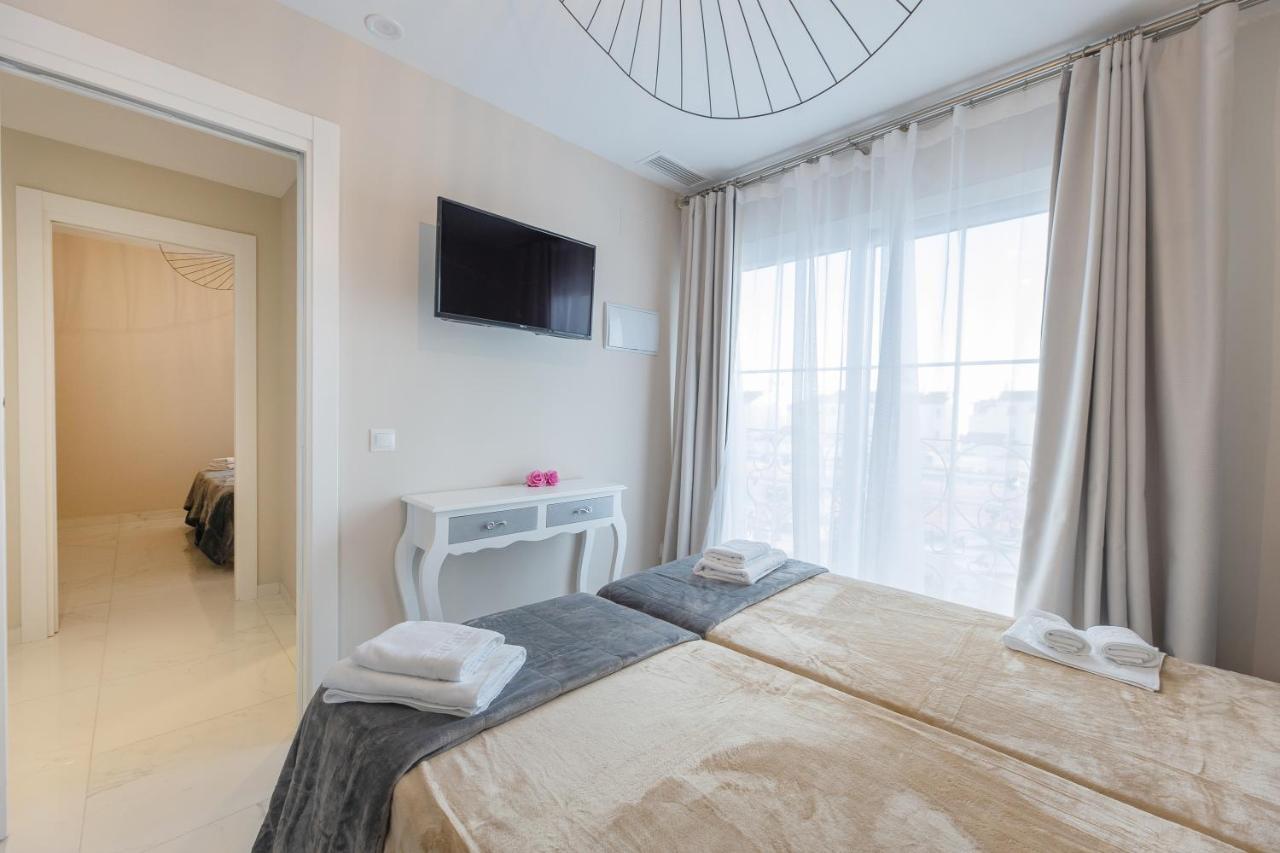 Residencia Deportiva RozaRossa Estepona Exterior foto
